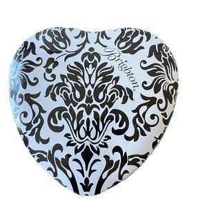 ❤️ BRIGHTON  BLACK AND WHITE HEART TIN
